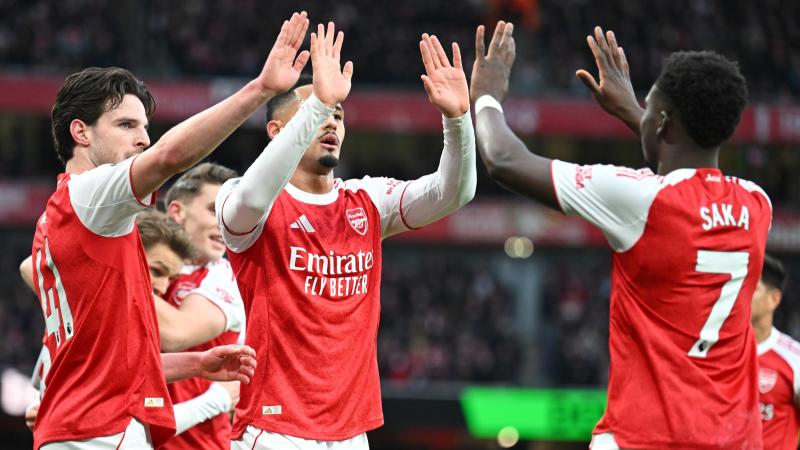 记者：兰克尔踢成都前夜溜去深圳见女友，次日回来裤裆有血（媒体称兰克尔赛前夜疑赴深圳探望女友，次日表现引发争议）