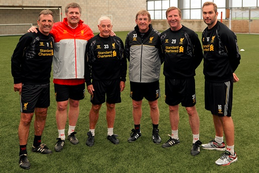 图片报：因球迷禁令，大部分法兰克福高层放弃前往那不勒斯（图片报：受球迷禁令影响，法兰克福多数高层取消那不勒斯之行）