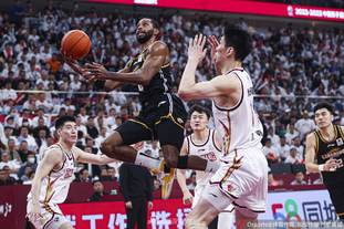 李玮锋：联赛中轴都是外援造成国足没人，这两年踢球孩子多了（李玮锋：外援占据联赛中轴致国足无人可用，近两年踢球的孩子增多）