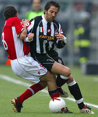 米体：国米将在意杯进行9人轮换，迪乌夫和小将科基有望首发（米体：国米意杯将轮换九人，迪乌夫与小将科基预计首发）