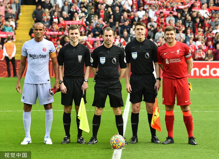 港陆同心赓续体育情，白发映蓝甲“让他们不想家”（港陆携手共续体坛情，银发映蓝甲“让他们不想家”）