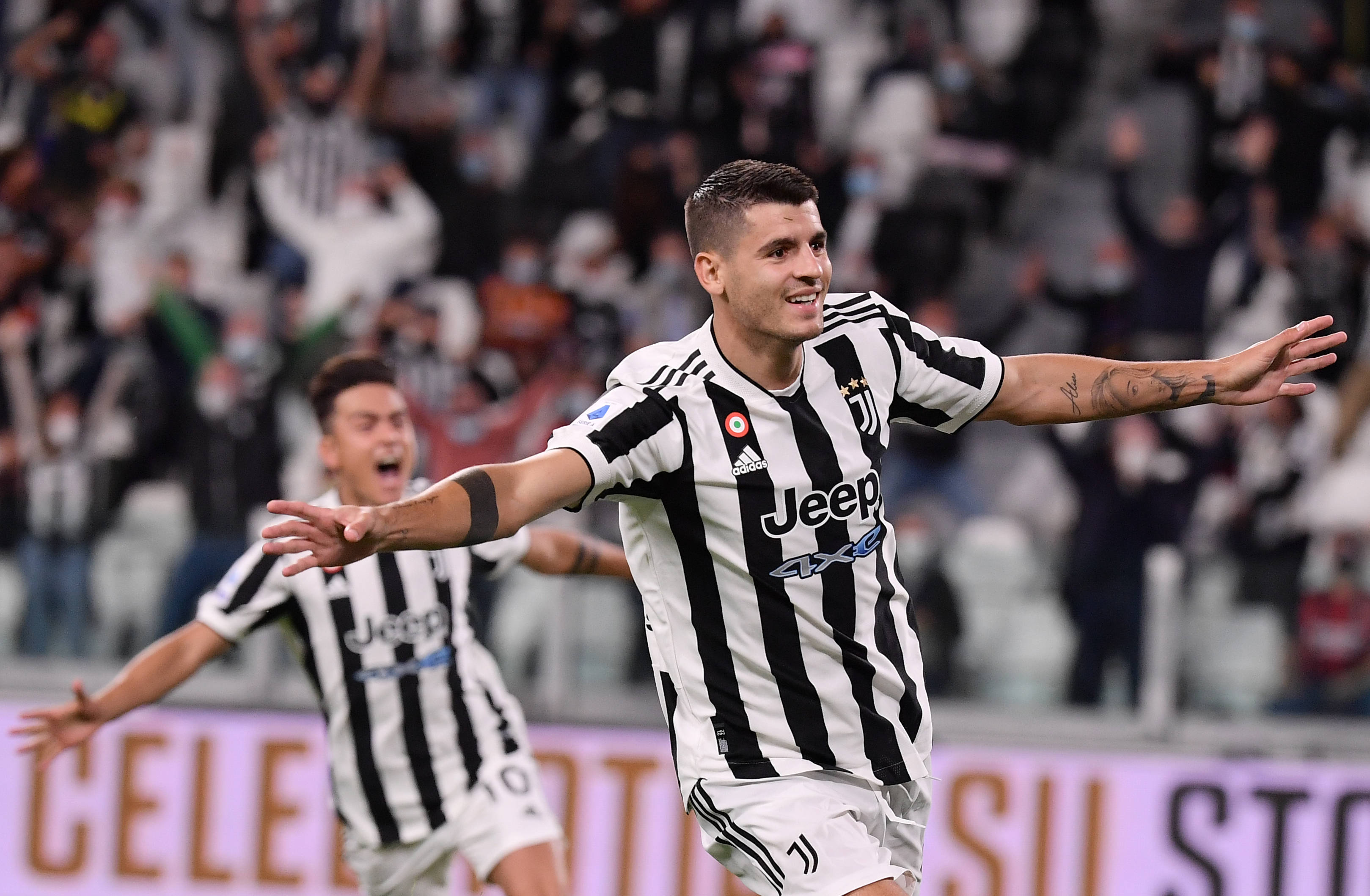 澳超半场：泰勒、罗斯造杀机，喷气机暂0-0悉尼FC（澳超半场战报：泰勒、罗斯频造险情，纽卡斯尔喷气机暂0-0悉尼FC）