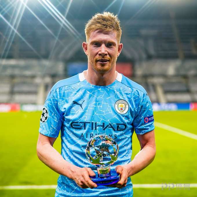 阿斯报：巴萨后卫埃里克·加西亚，未来三场仍将佩戴面罩出战（阿斯：埃里克·加西亚未来三战仍将佩戴面罩为巴萨出战）