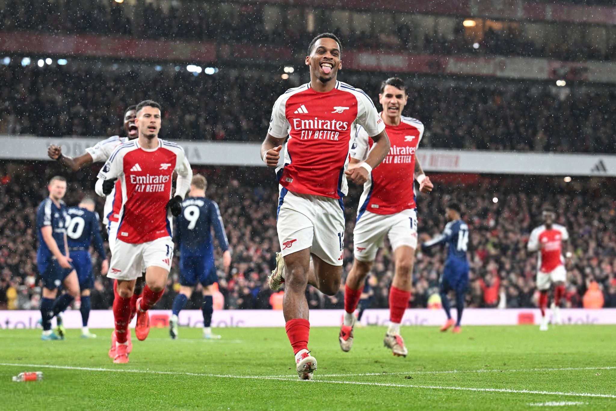 斯洛特：让萨拉赫替补不是容易的决定，但这就是我的选择（斯洛特：安排萨拉赫替补很艰难，但我选择这样做）