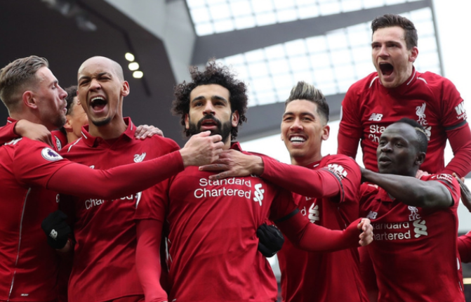 重庆铜梁龙冲超成功，重庆足球时隔4个赛季重返中超（重庆铜梁龙成功升超，重庆足球时隔四个赛季再战中超）