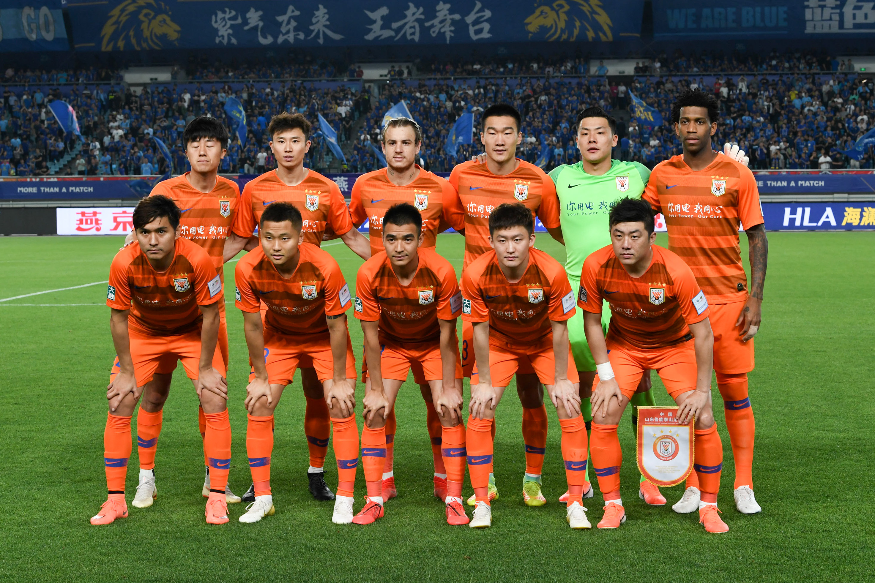 维尼修斯：友谊赛能帮巴西积累经验；我们都很喜欢和安帅共事（维尼修斯：热身赛助巴西涨经验；全队都喜欢与安切洛蒂合作）