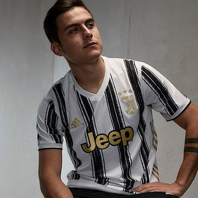 那不勒斯官方：洛博特卡在意杯赛前热身时左腿后胫肌拉伤（那不勒斯官方通报：洛博特卡在意杯赛前热身时左腿后胫肌拉伤）