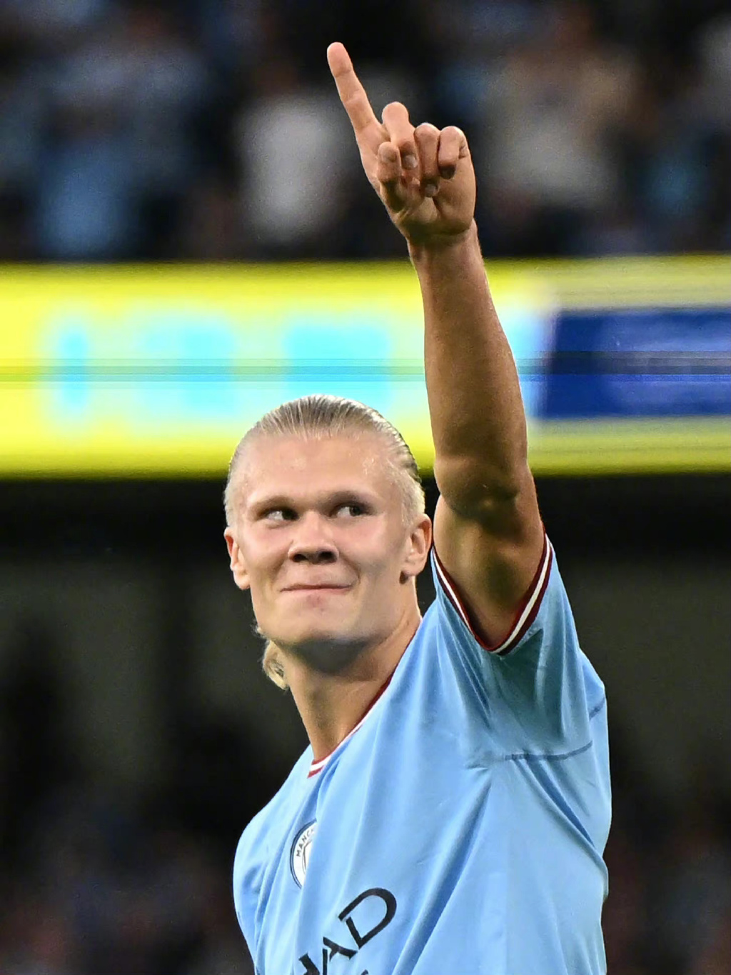 半场：尤文0-0都灵，比赛平淡，双方机会不多（半场战报：尤文与都灵互交白卷，良机寥寥）